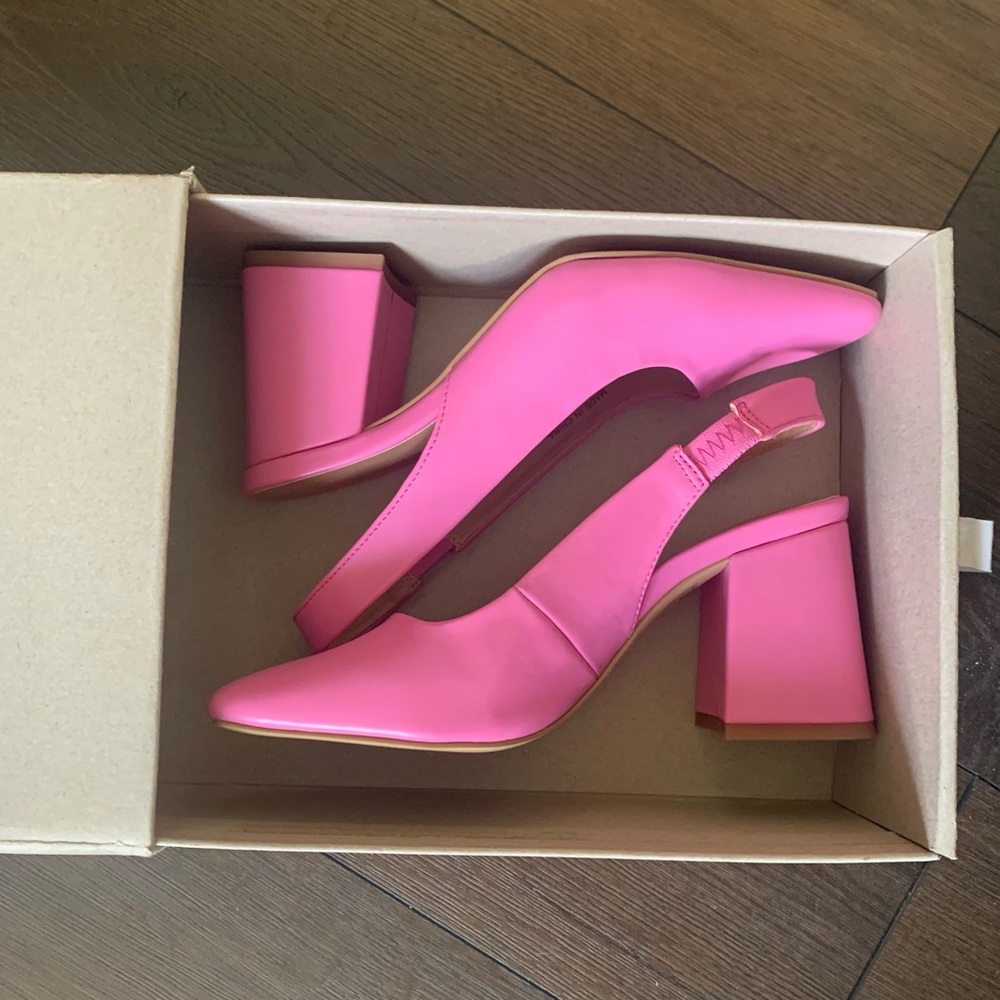 Urban Outfitters pink heels 💕